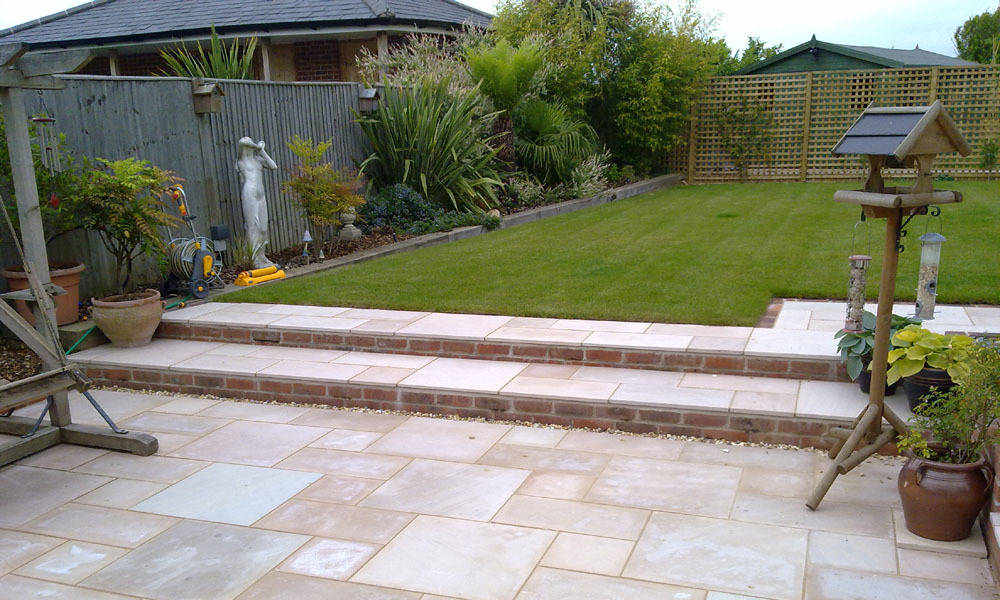 stpes, smooth paving, natural stone, lawn
